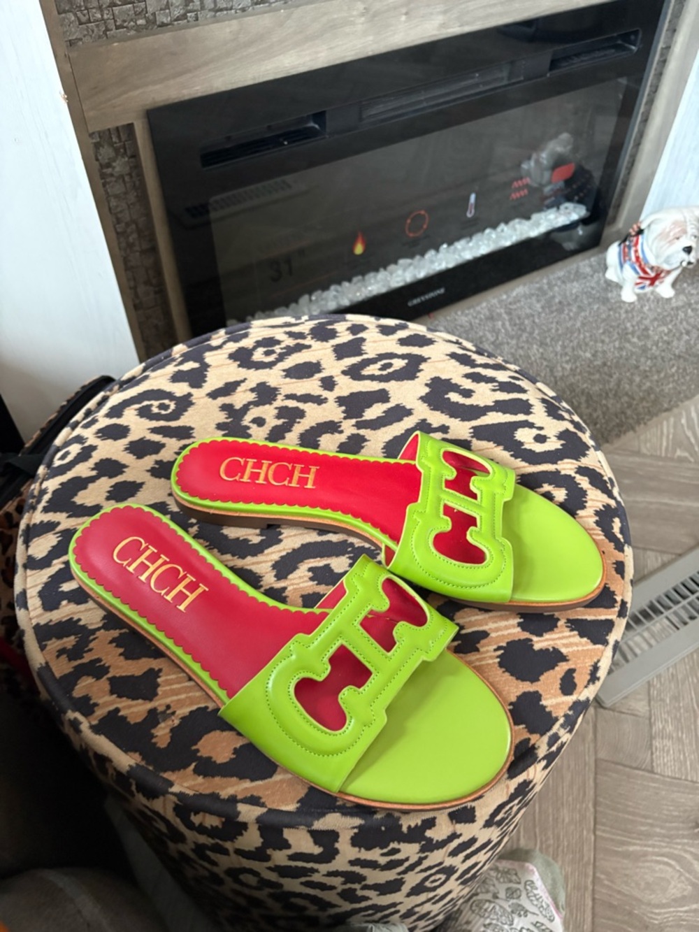 Carolina Herrera inspired. - Womens Open Toe Slides
And small handbag